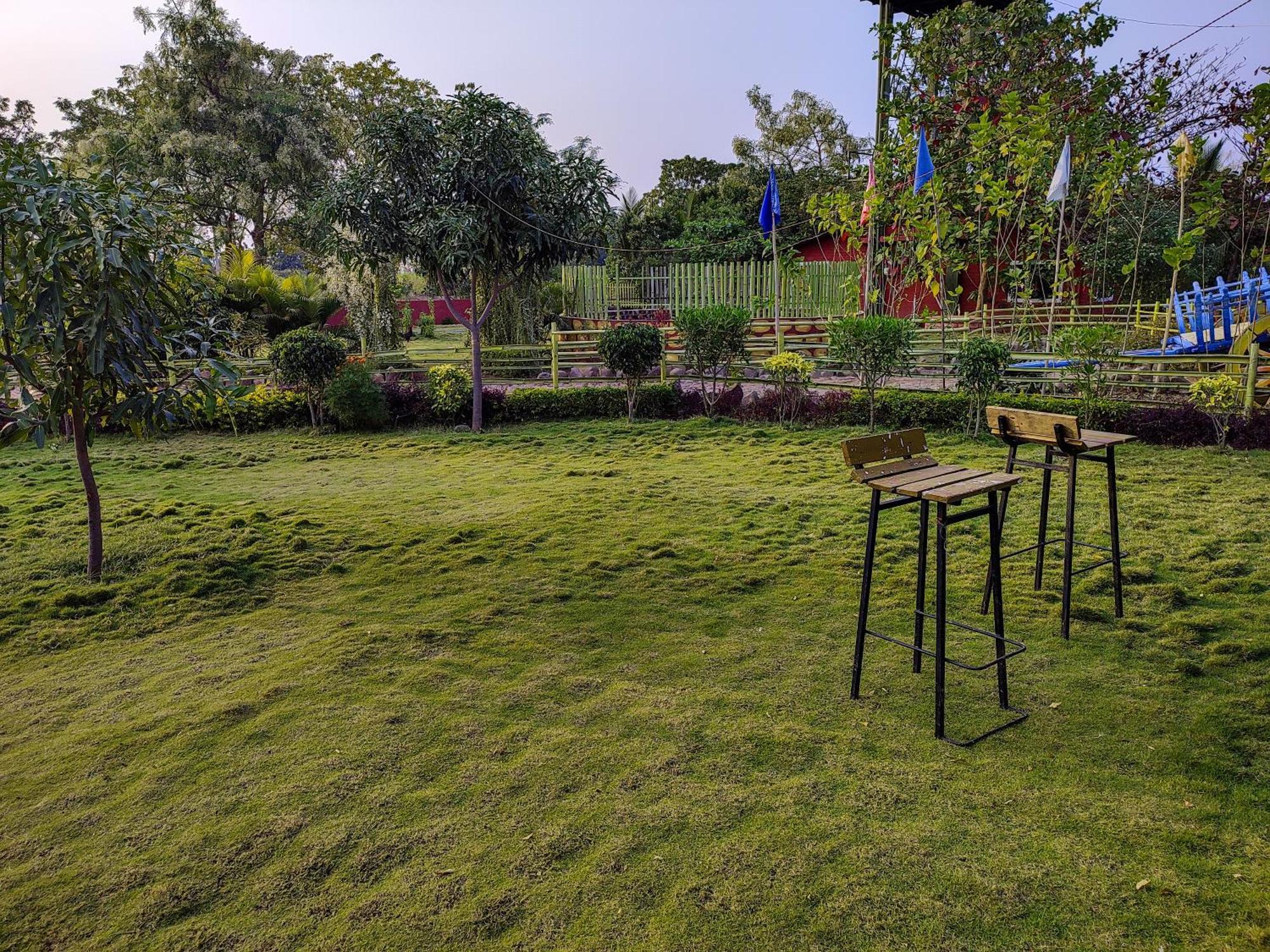 Van Vagdo Resort Rajpipla Exterior foto