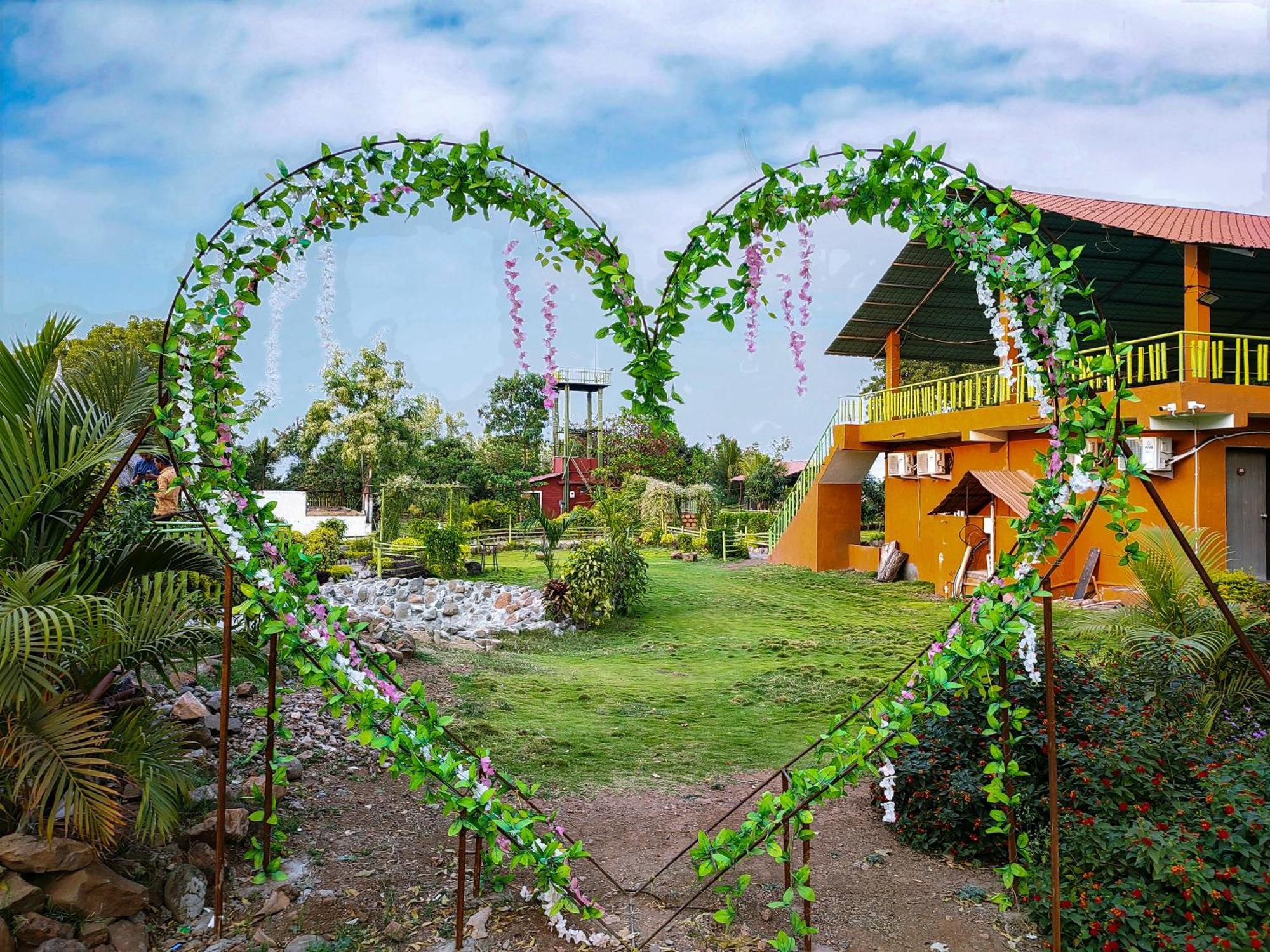 Van Vagdo Resort Rajpipla Exterior foto