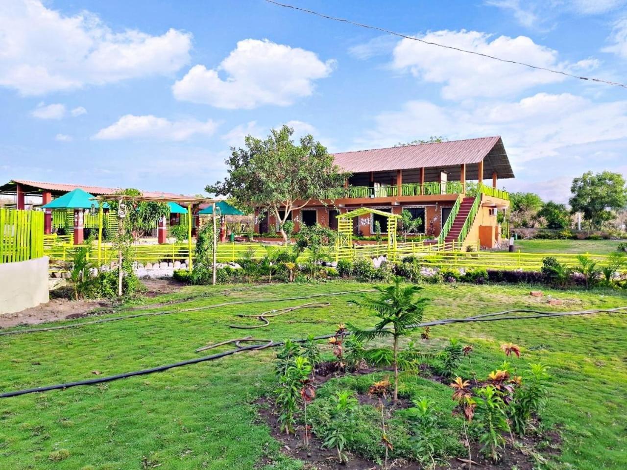Van Vagdo Resort Rajpipla Exterior foto